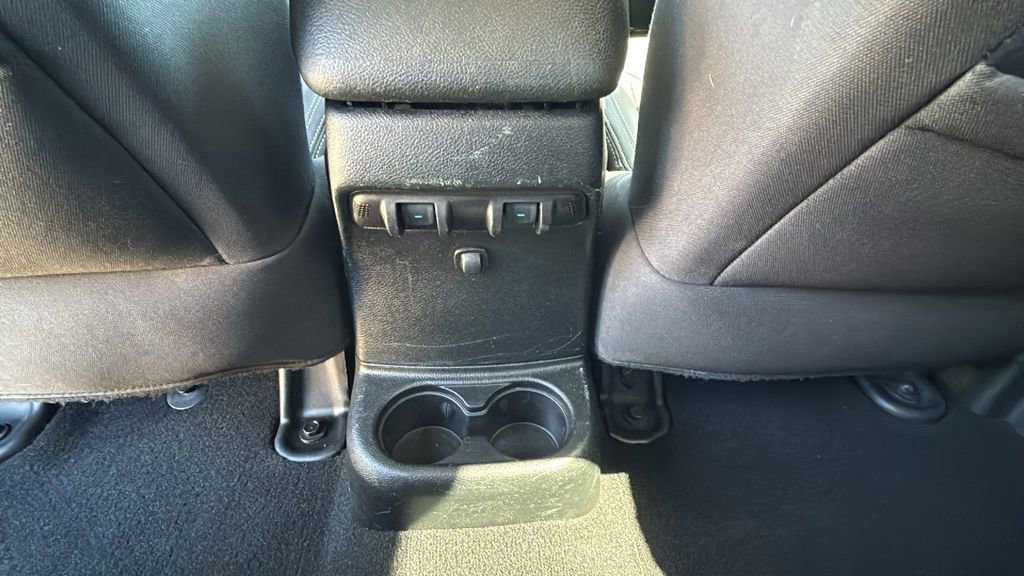 Used 2018 Jeep Wrangler Unlimited Sahara image 27