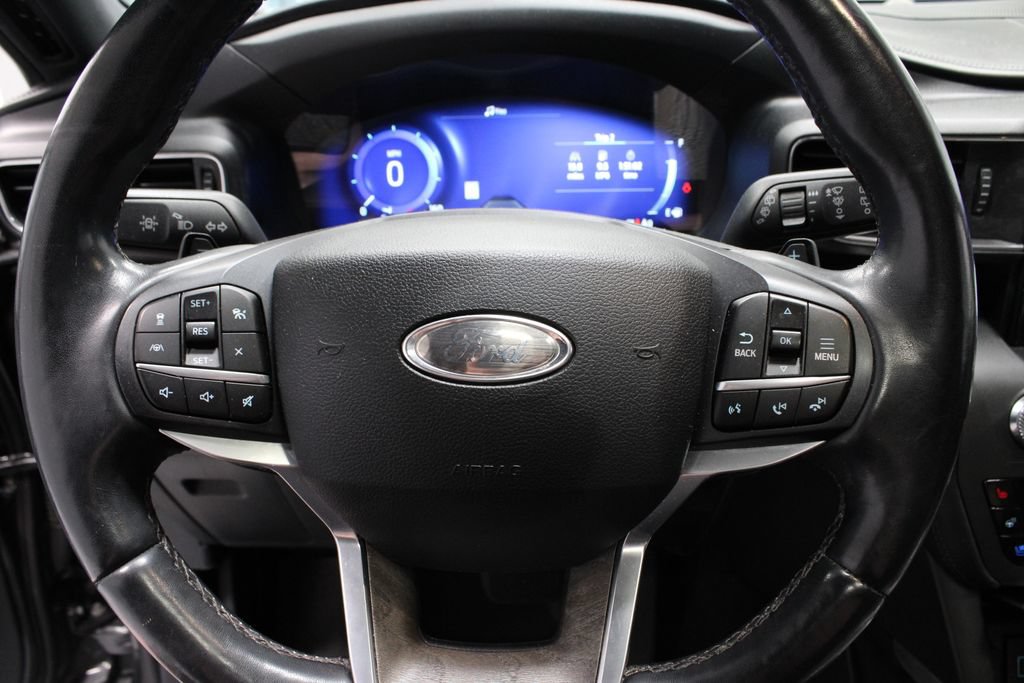 Used 2020 Ford Explorer Platinum w/ Premium Technology Package AWD/4WD image 31