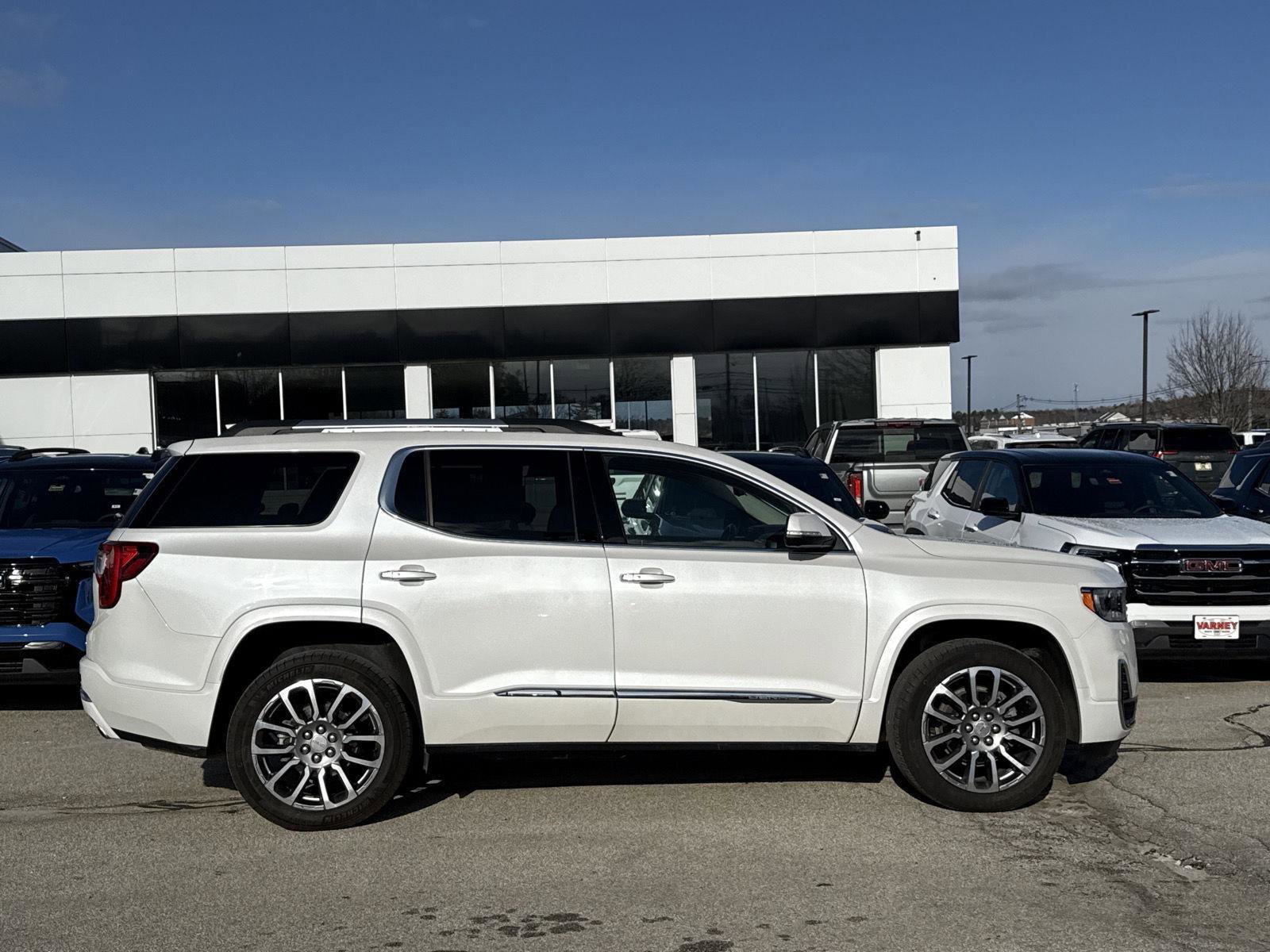 Used 2023 GMC Acadia Denali w/ Denali Technology Package image 8