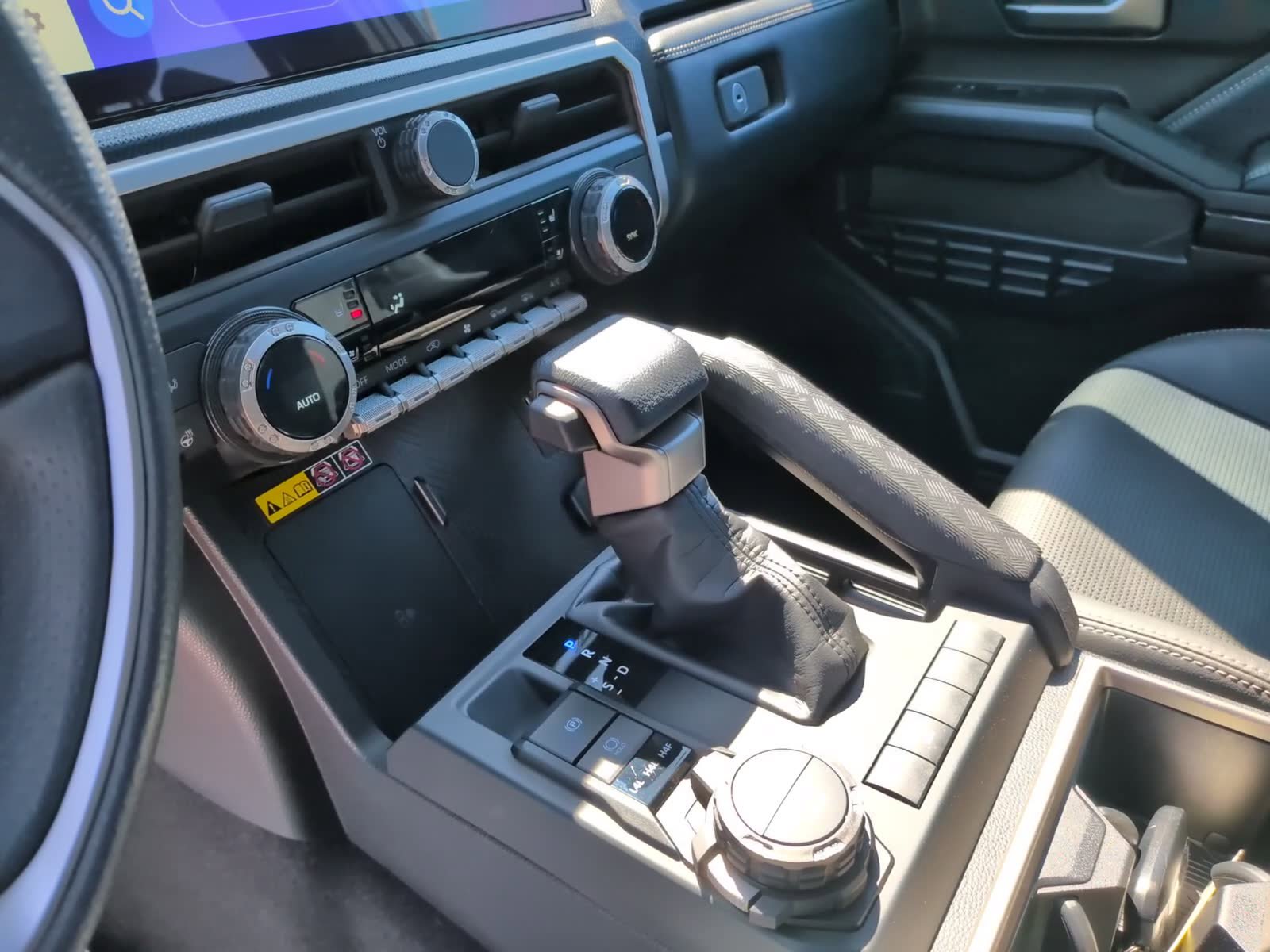 Used 2025 Toyota 4Runner Limited image 25