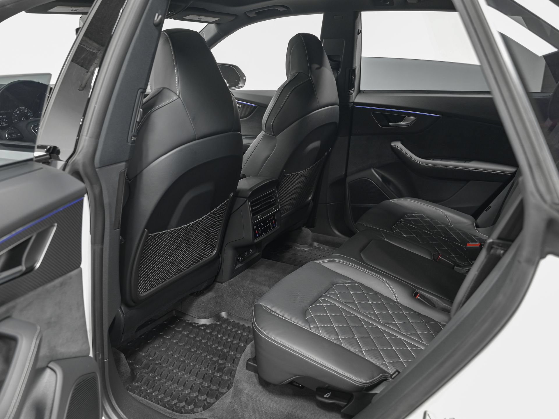 Used 2024 Audi SQ8 Premium Plus AWD/4WD image 28