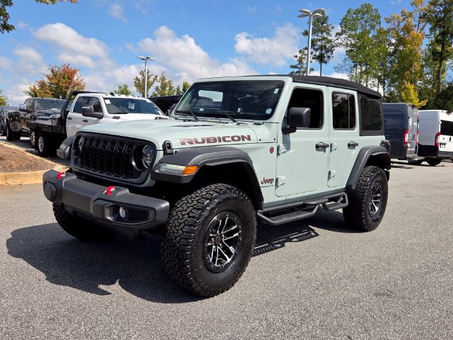 Used 2024 Jeep Wrangler Unlimited Rubicon w/ XTREMEE 35" Tire Package AWD/4WD image 4