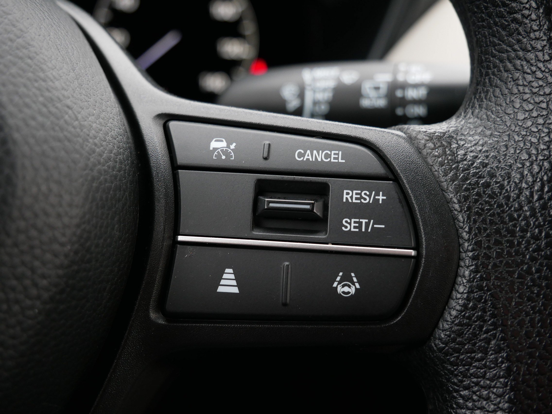 Certified 2023 Honda HR-V LX image 30