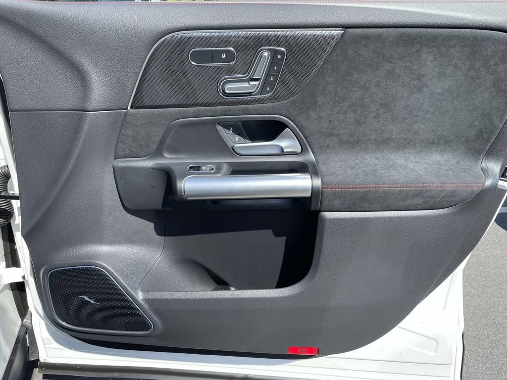 Used 2025 Mercedes-Benz GLA 35 AMG 4MATIC image 9