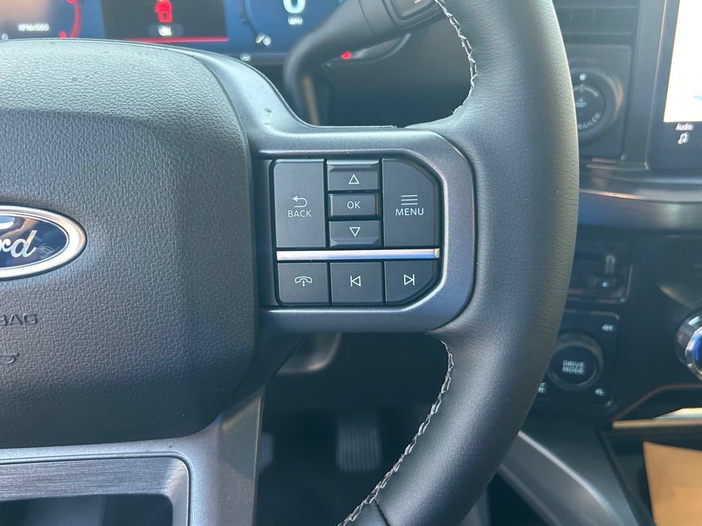 New 2026 Ford F250 Lariat w/ Black Appearance Package AWD/4WD image 40