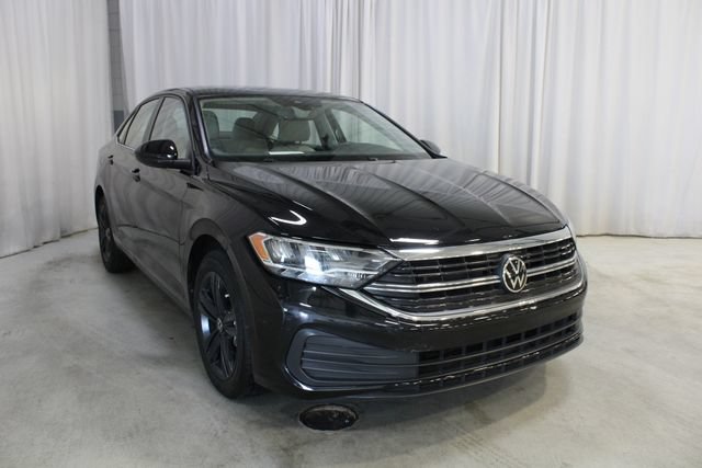 Used 2024 Volkswagen Jetta SE w/ Panoramic Sunroof Package FWD image 37