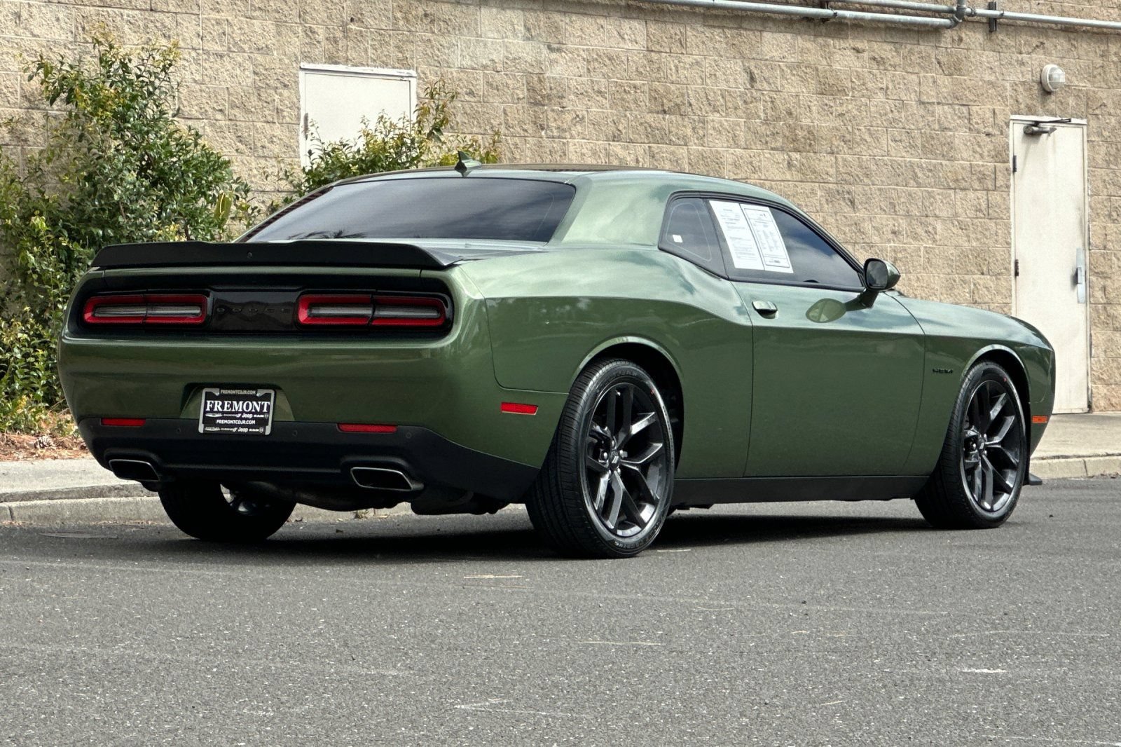 Used 2022 Dodge Challenger R/T RWD image 3