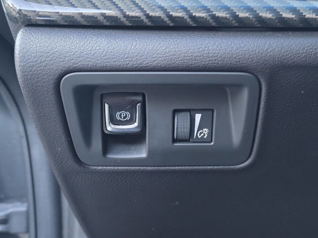 Used 2014 Cadillac ELR w/ Luxury Package image 29