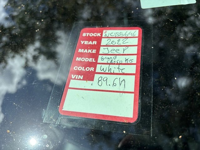 Used 2022 Jeep Grand Cherokee Laredo X image 5