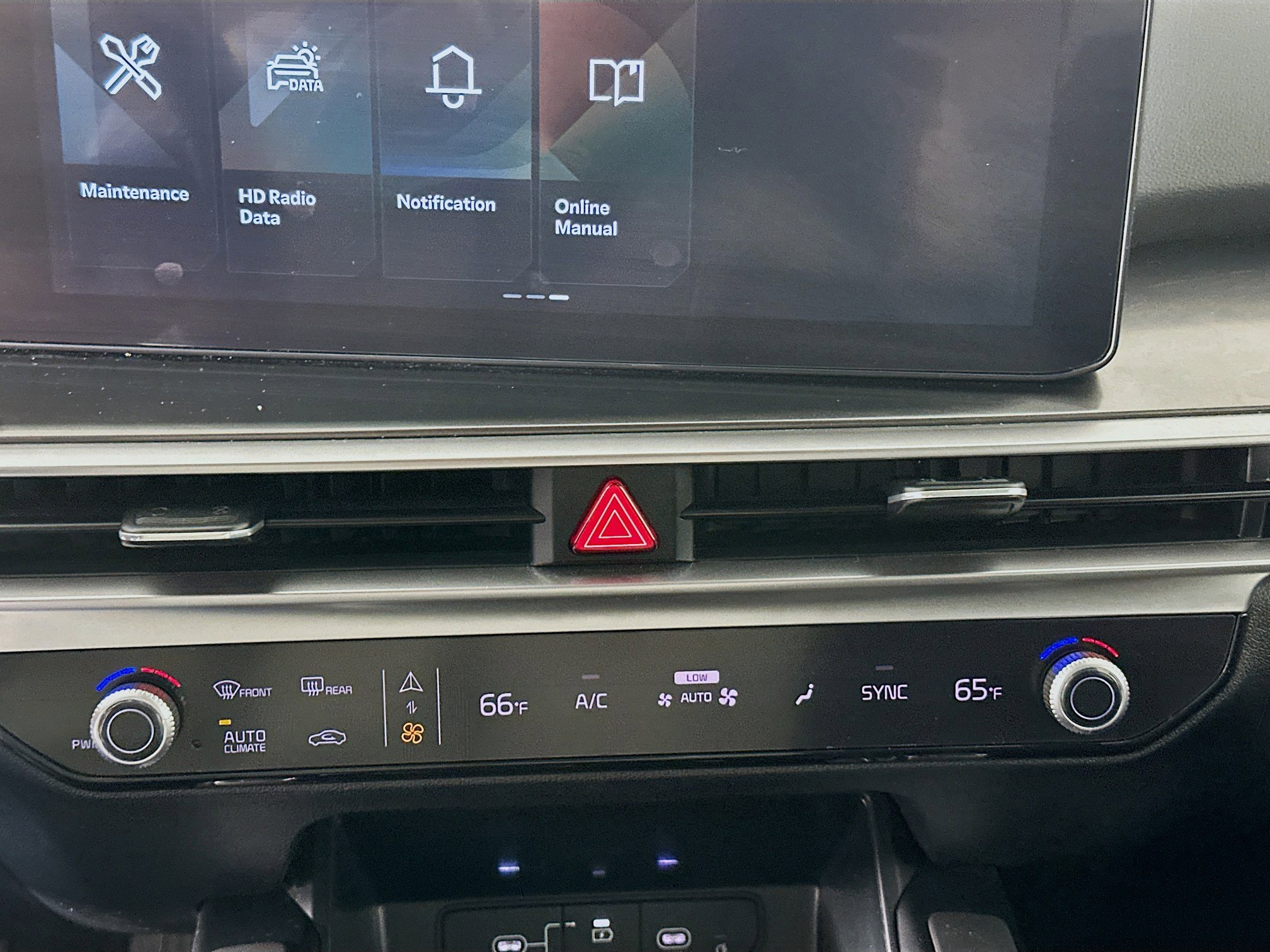 Used 2024 Kia Sorento S image 24