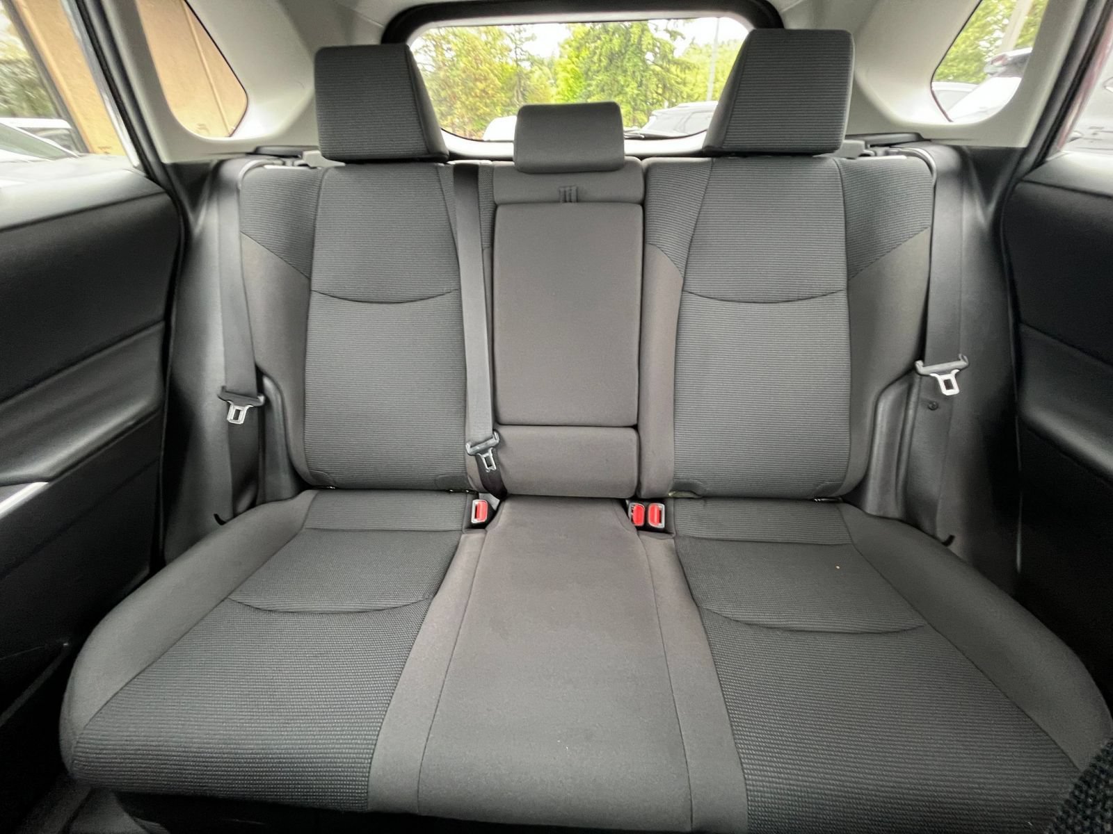 Used 2025 Toyota RAV4 LE AWD/4WD image 38
