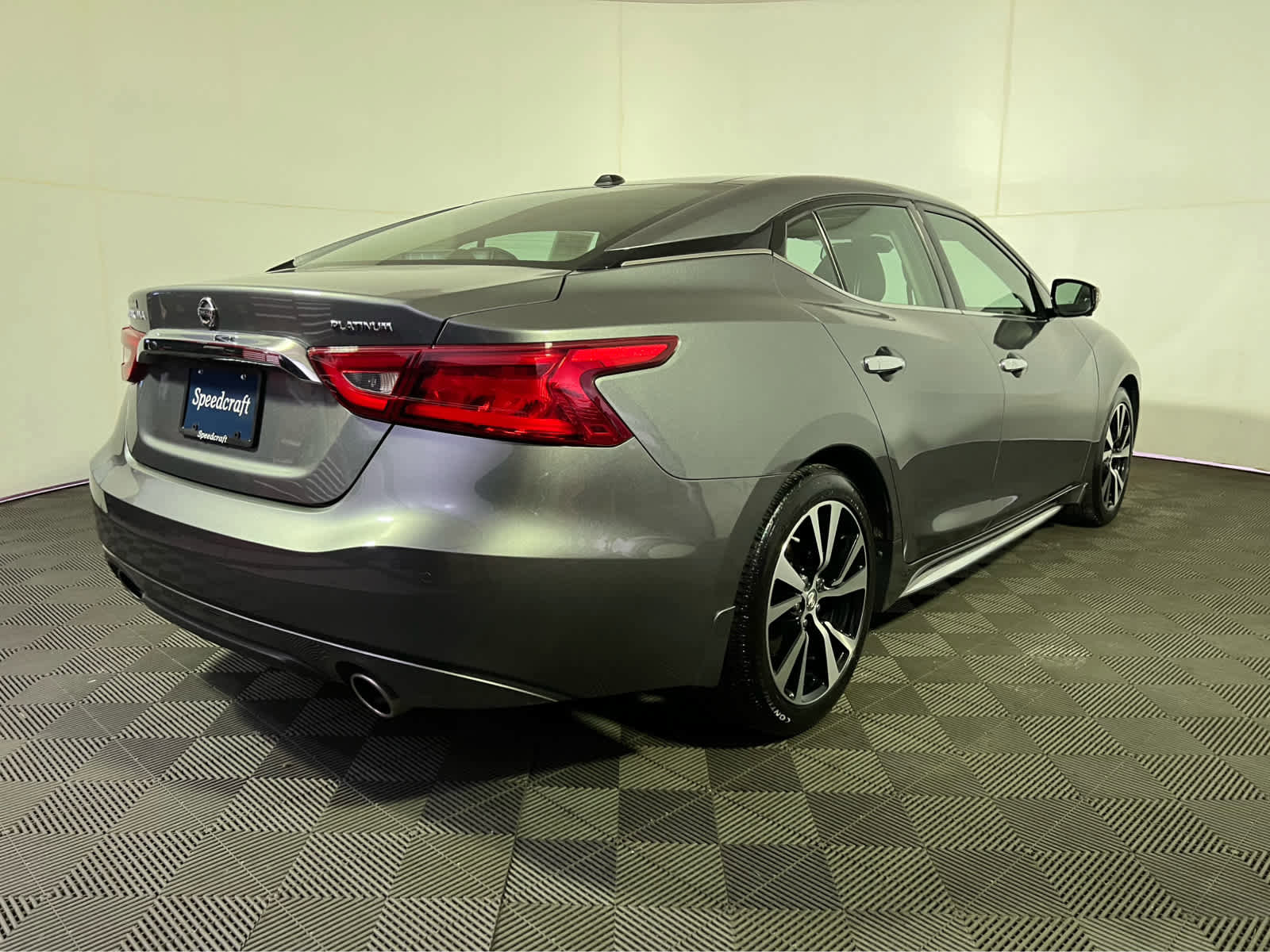 Used 2018 Nissan Maxima Platinum image 7