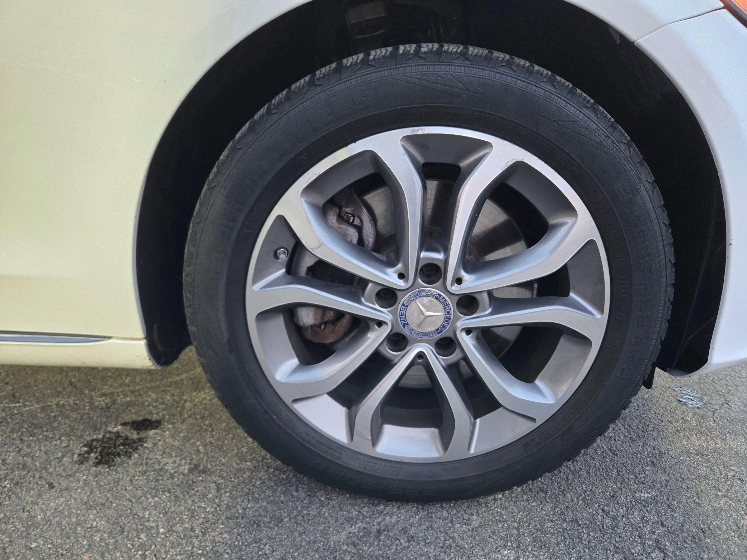 Used 2017 Mercedes-Benz C 300 4MATIC Sedan image 24