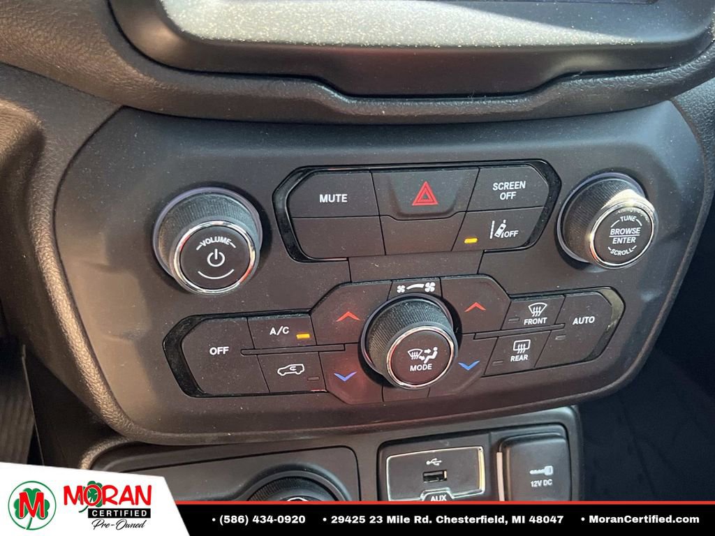 Used 2021 Jeep Renegade Latitude w/ Sun & Sound Group AWD/4WD image 24