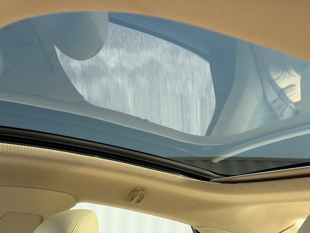 Used 2014 Lincoln MKZ Hybrid FWD image 5
