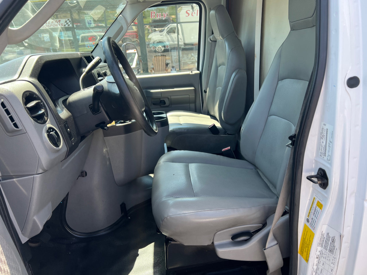 Used 2015 Ford E-350 and Econoline 350 Super Duty image 6