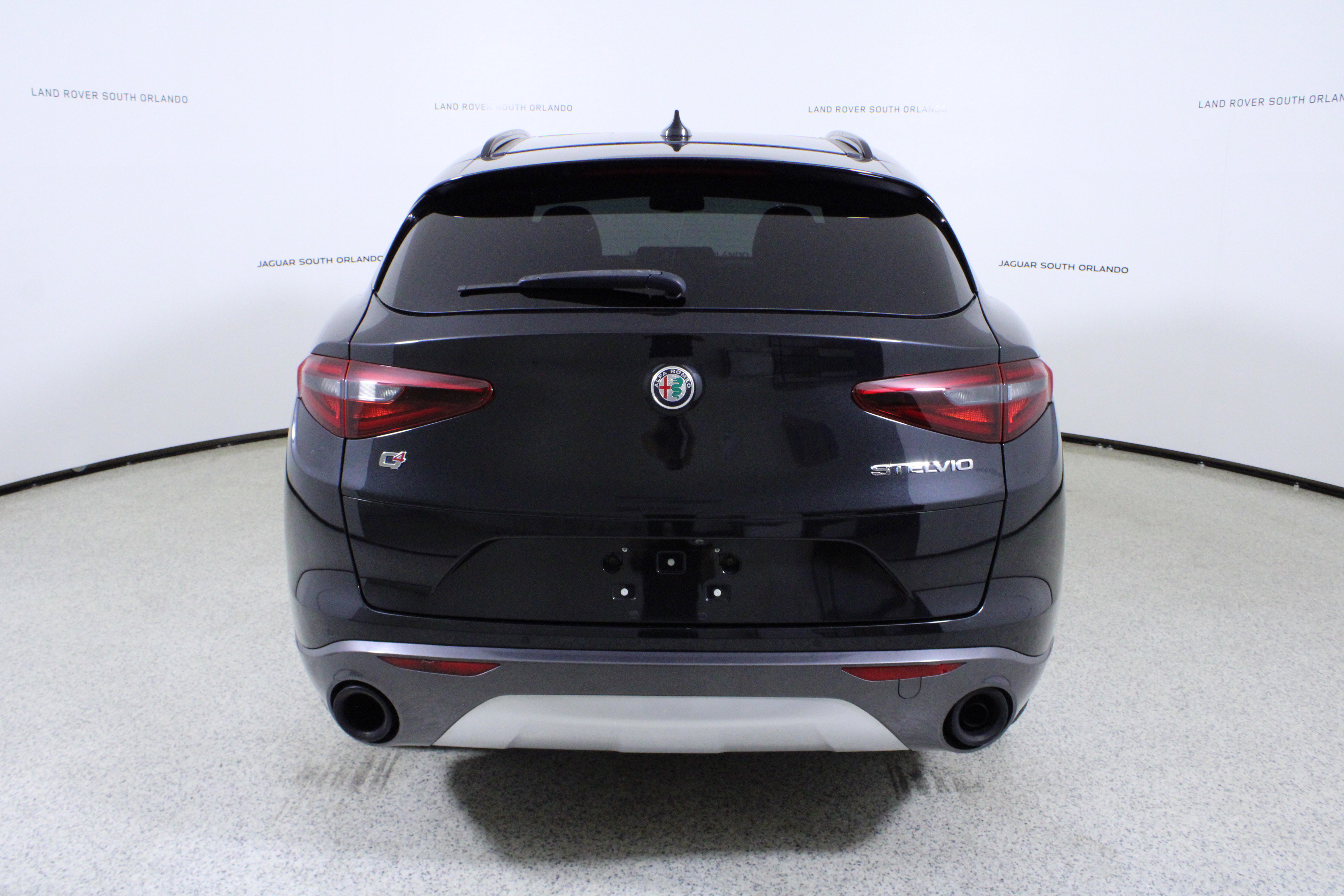 Used 2022 Alfa Romeo Stelvio Ti AWD/4WD image 6