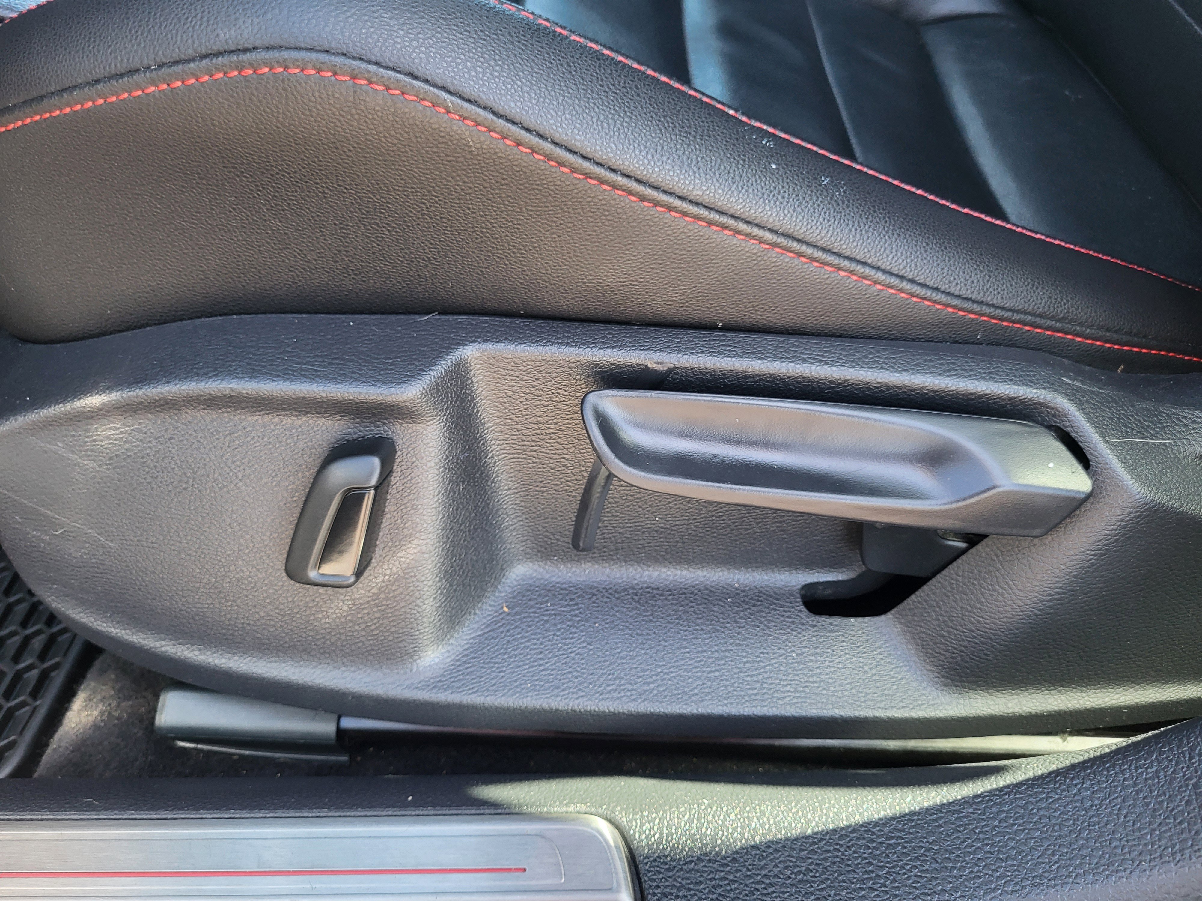 Used 2018 Volkswagen GTI SE w/ SE Leather Package FWD image 12