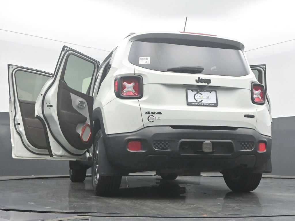 Used 2015 Jeep Renegade Latitude AWD/4WD image 58