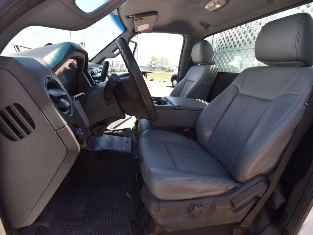 Used 2014 Ford F550 4x4 Regular Cab Super Duty image 30