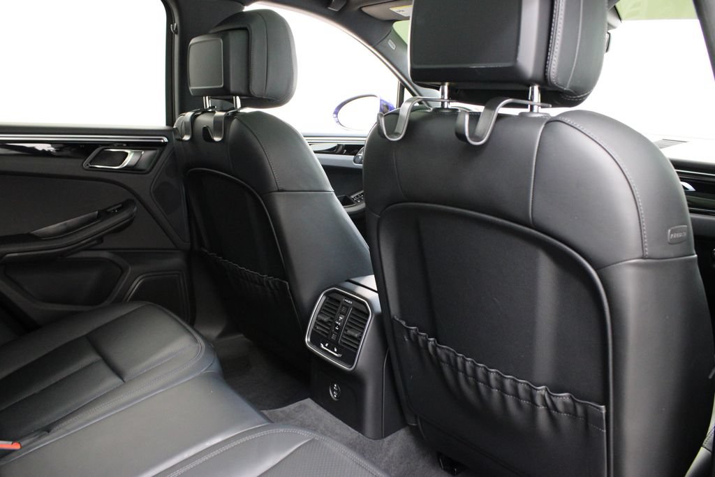 Certified 2023 Porsche Macan AWD/4WD image 27