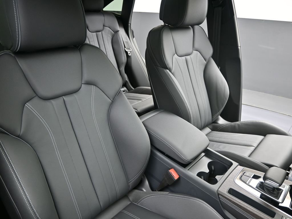 Certified 2025 Audi Q5 2.0T Premium Plus w/ Premium Plus Package image 13