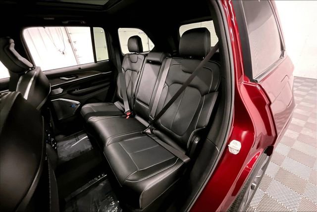 Used 2024 Jeep Grand Cherokee Overland w/ Luxury Tech Group IV image 25