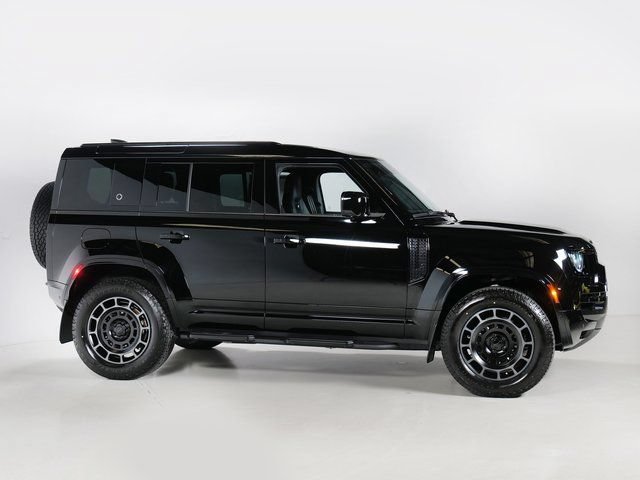 New 2026 Land Rover Defender 110 AWD/4WD image 28