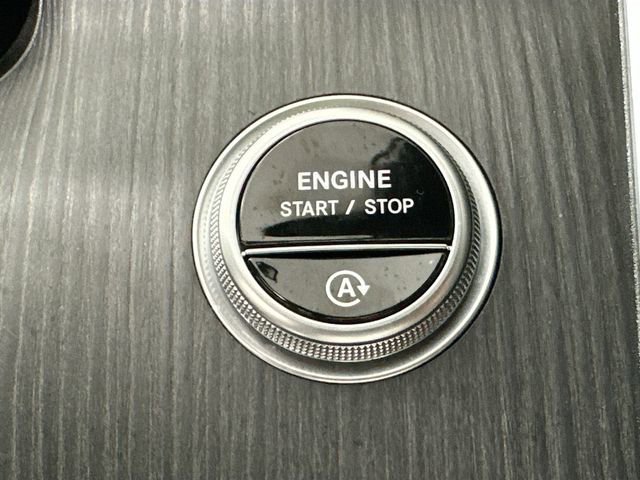 Used 2025 Mercedes-Benz C 300 4MATIC Sedan image 22