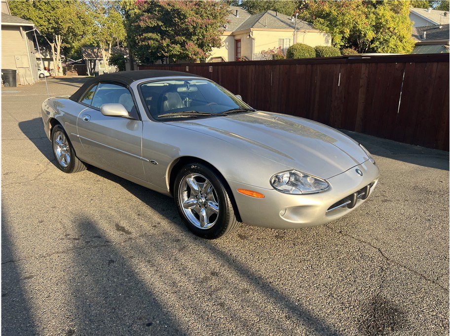 Used 1998 Jaguar XK8 Convertible image 1