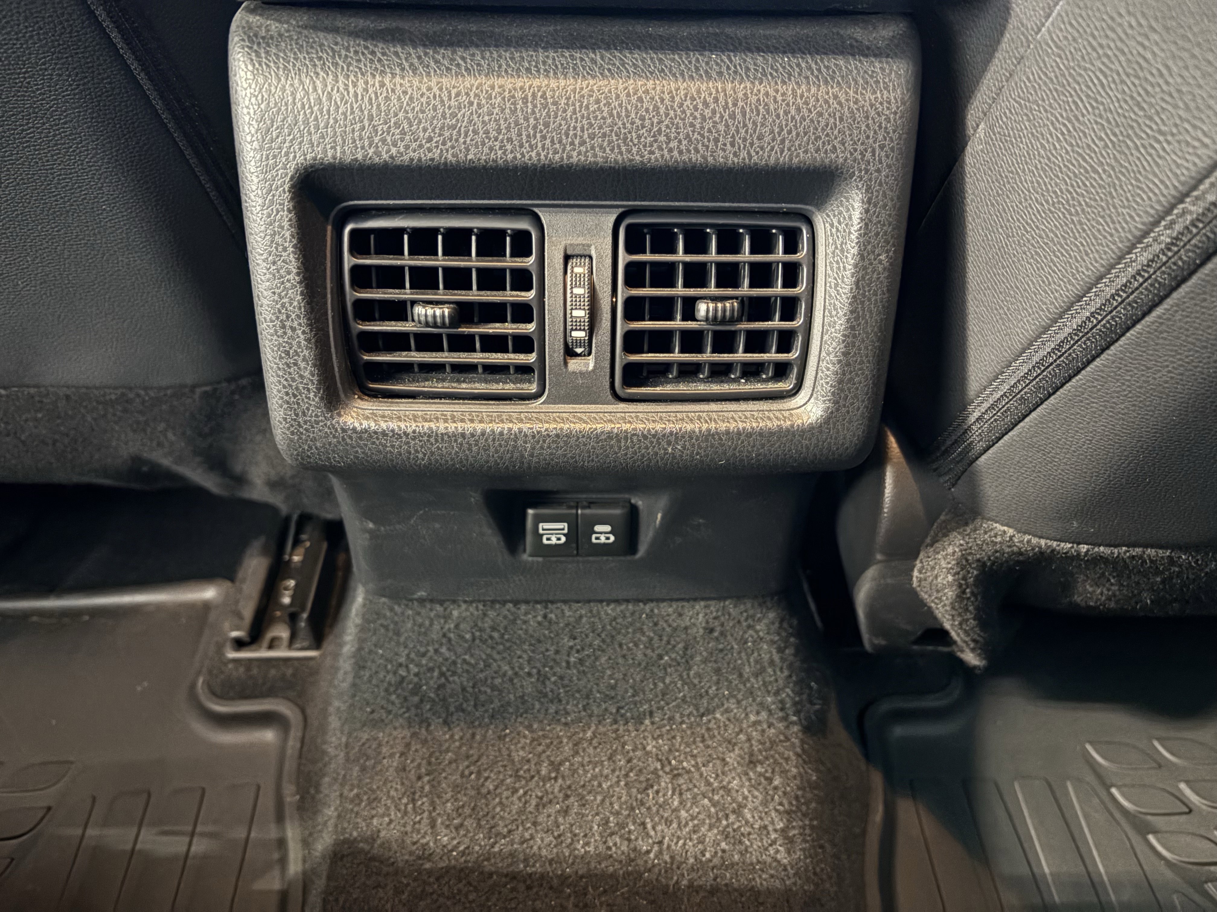Certified 2025 Toyota Camry SE FWD image 8