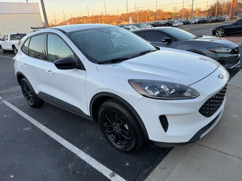 Used 2020 Ford Escape SE Sport AWD/4WD image 2
