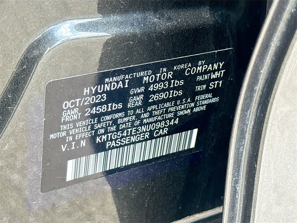 Used 2022 Genesis G70 3.3T image 32