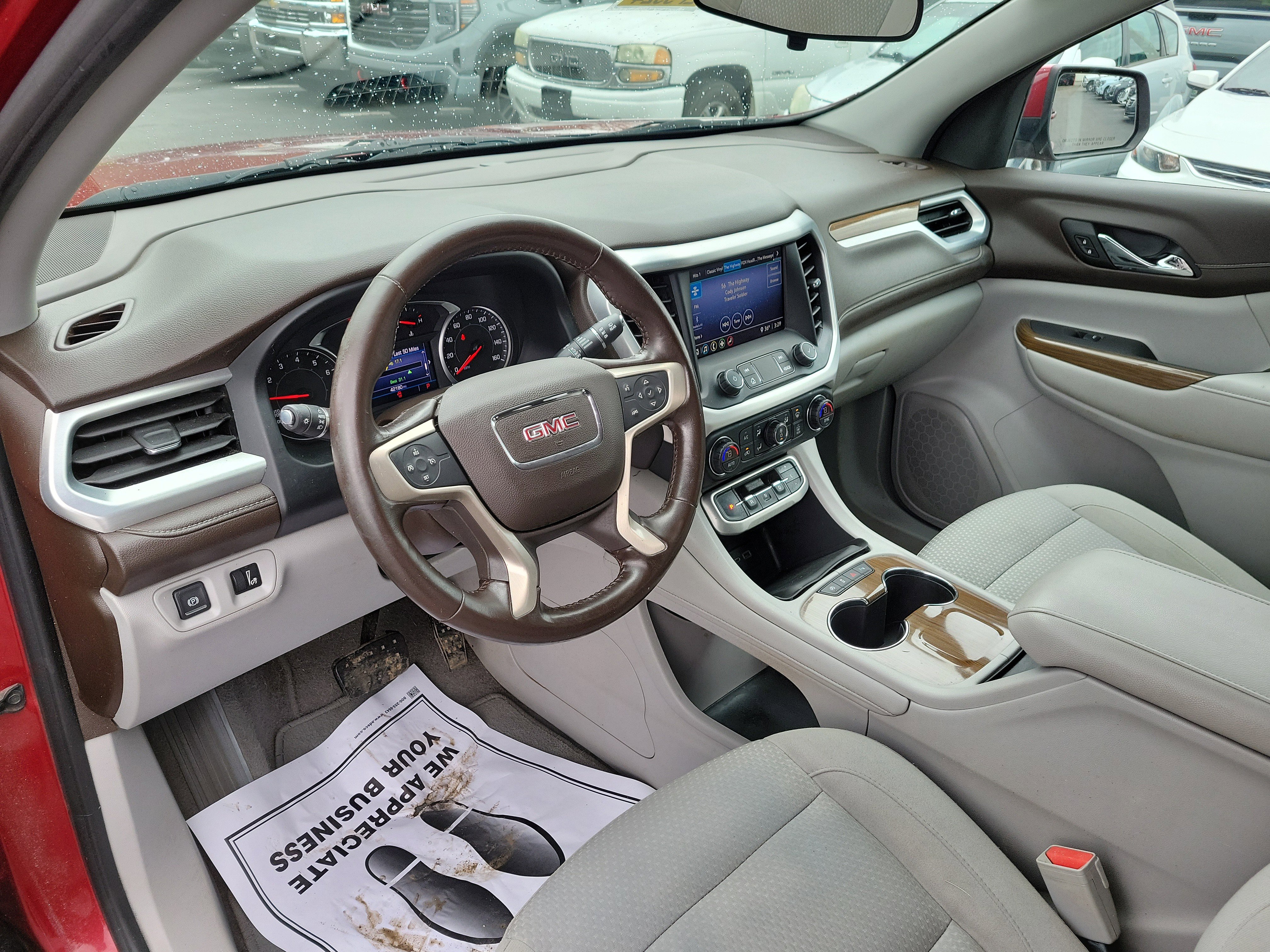 Used 2020 GMC Acadia SLE image 17