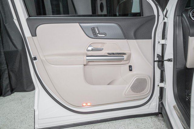 Certified 2025 Mercedes-Benz GLA 250 4MATIC image 10