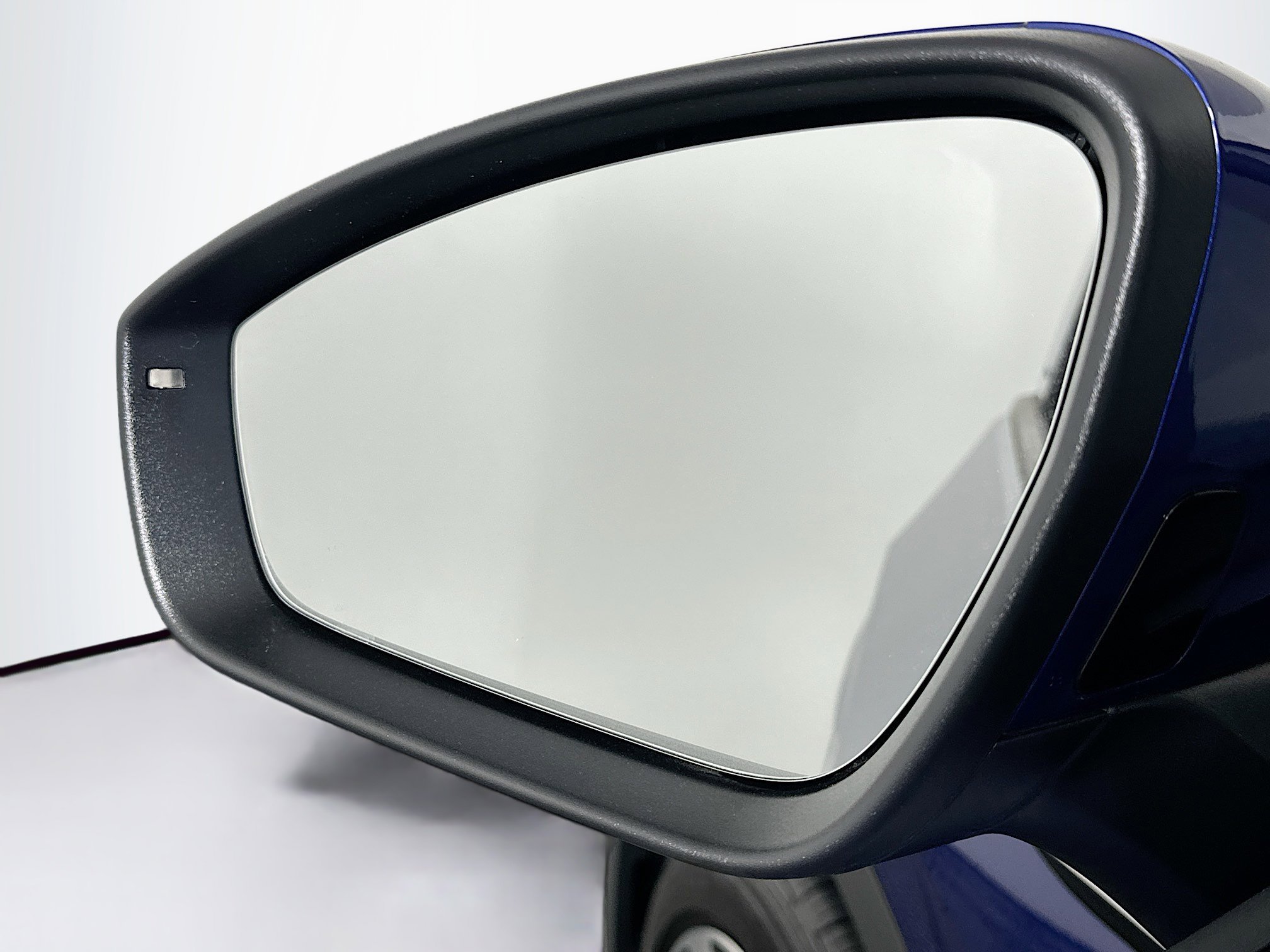 Used 2022 Volkswagen ID.4 Pro S w/ Gradient Package image 16