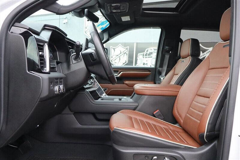 Used 2024 GMC Sierra 3500 Denali Ultimate image 16