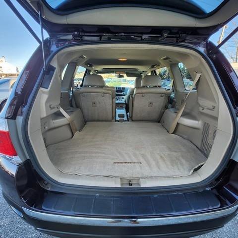 Used 2012 Toyota Highlander SE w/ Tow Pkg AWD/4WD image 22
