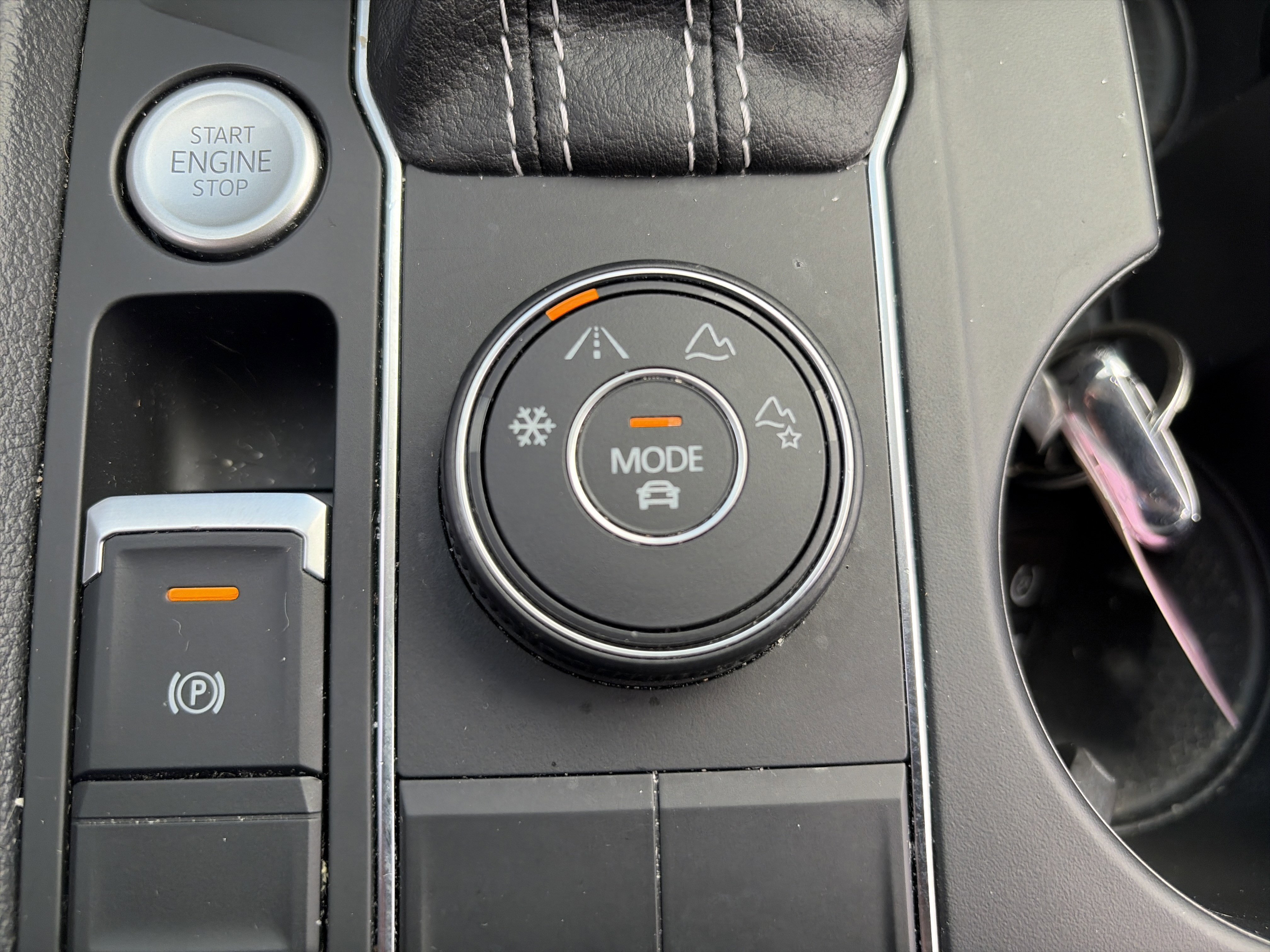 Used 2023 Volkswagen Atlas SE image 39