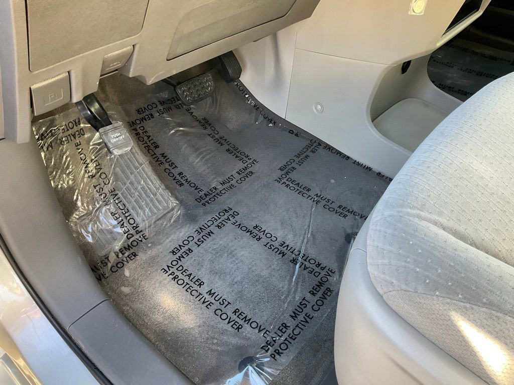 Used 2015 Toyota Sienna LE image 18