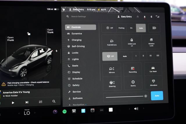 Used 2023 Tesla Model Y Long Range AWD/4WD image 30