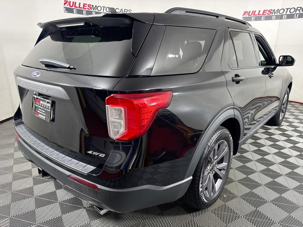 Used 2023 Ford Explorer XLT w/ Equipment Group 202A AWD/4WD image 7