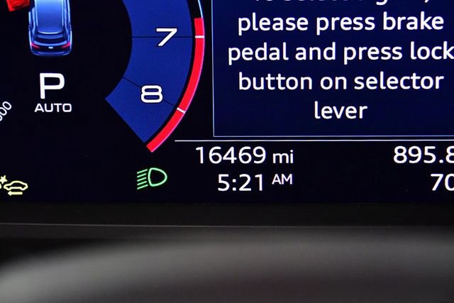 Used 2025 Audi Q3 2.0T Premium image 17