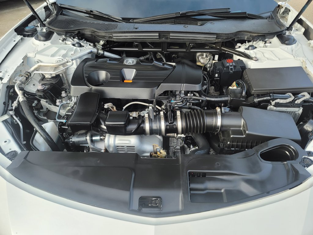 Used 2025 Acura TLX w/ Technology Package FWD image 9