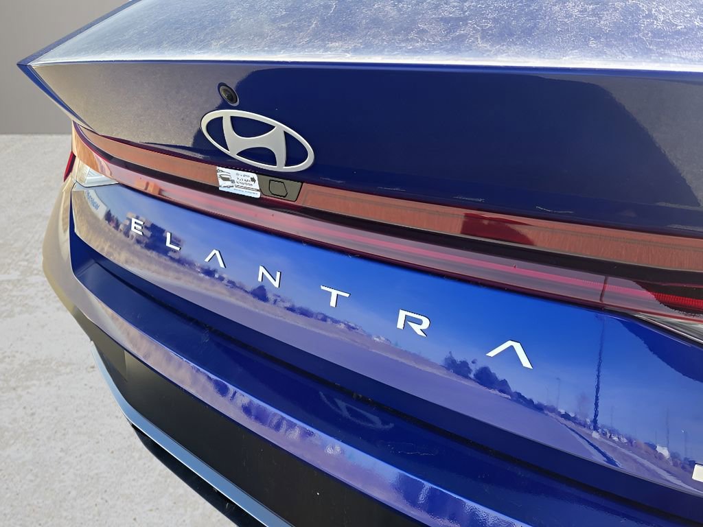 New 2026 Hyundai Elantra Limited FWD image 11