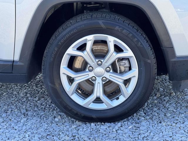 Used 2024 Jeep Compass Latitude image 27