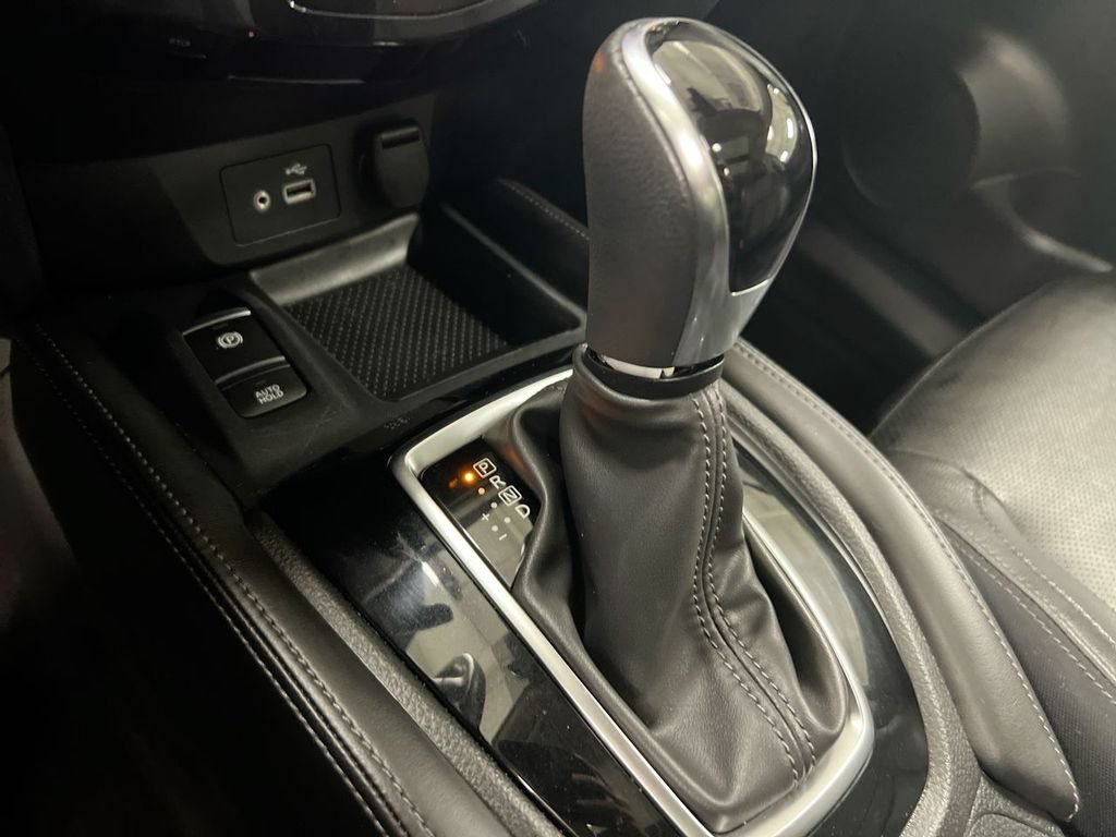Used 2019 Nissan Rogue SL w/ Premium Package AWD/4WD image 18