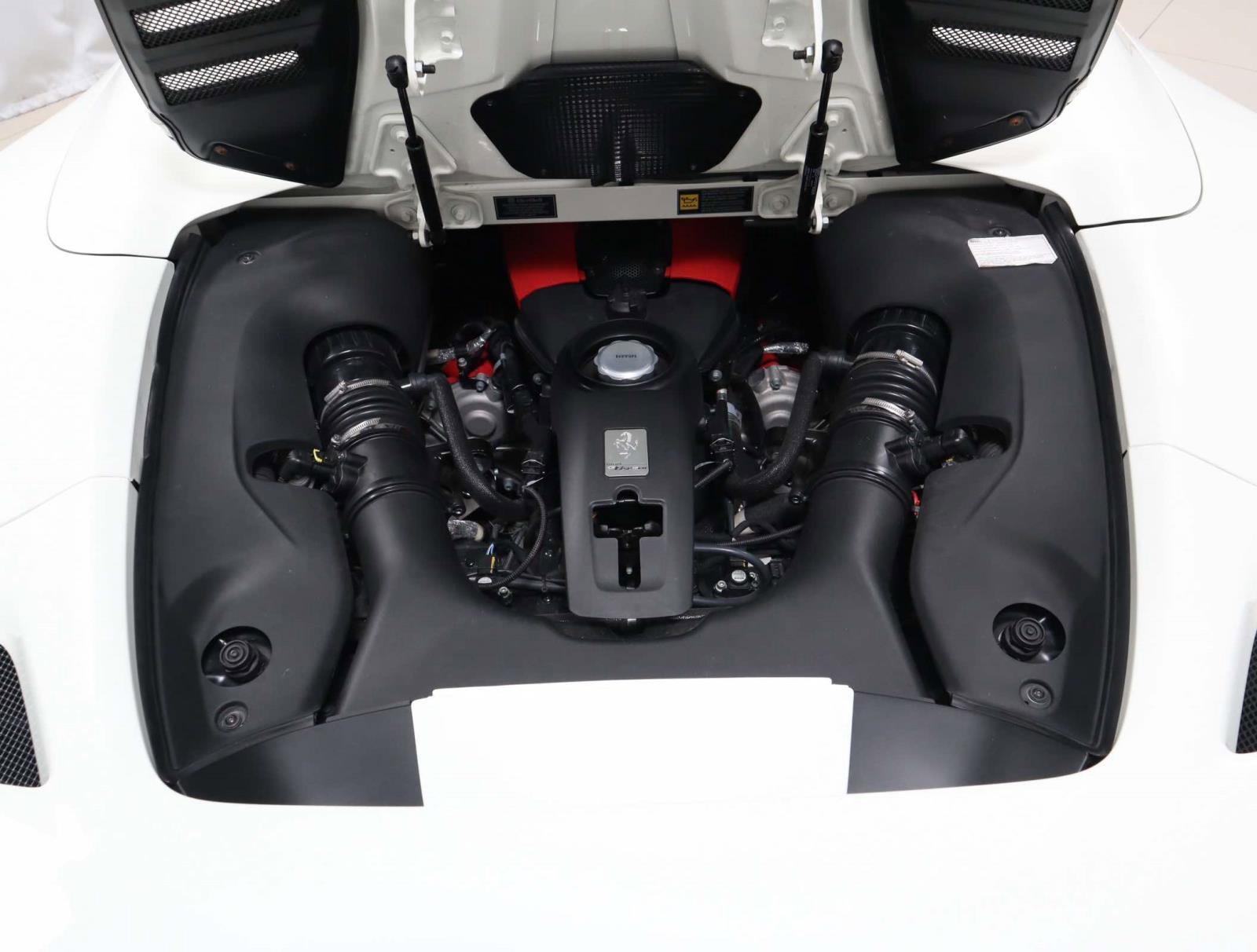 Used 2021 Ferrari F8 Tributo image 20