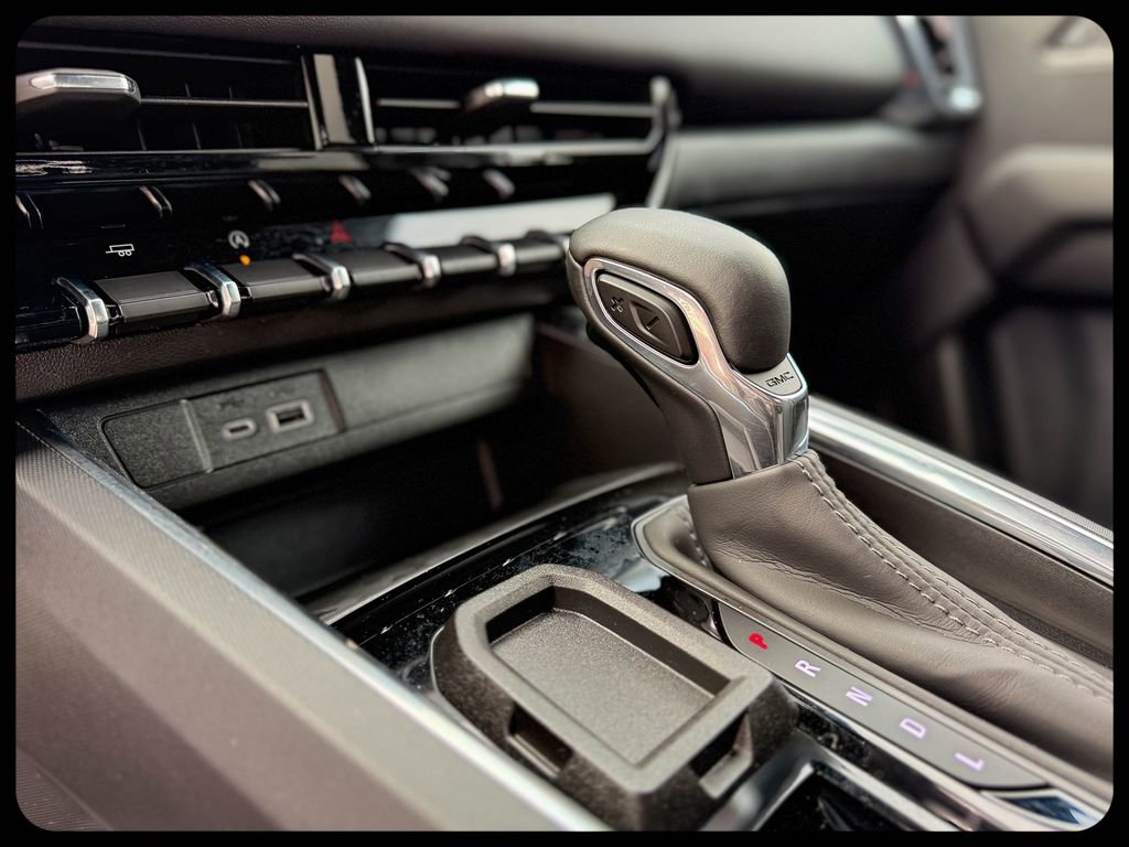 Used 2026 GMC Canyon Elevation w/ Convenience Package image 30