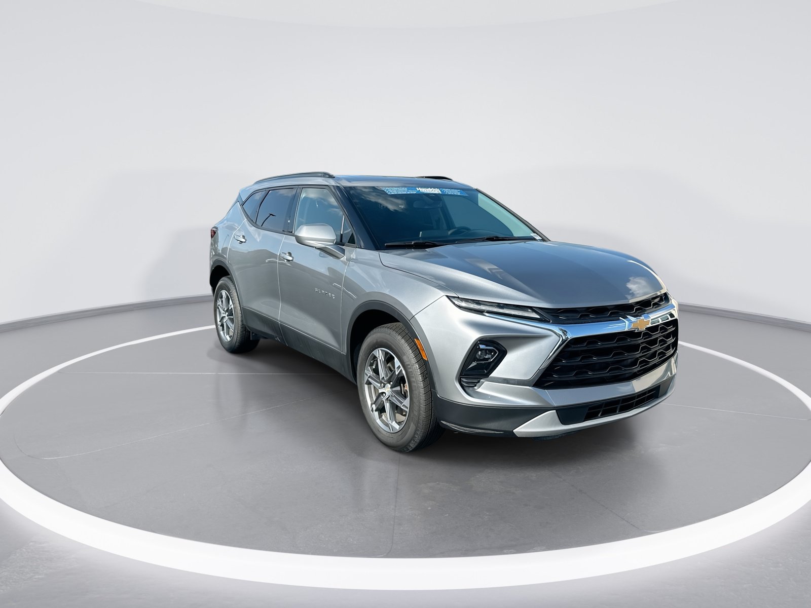 Used 2024 Chevrolet Blazer LT w/ Convenience Package FWD image 2